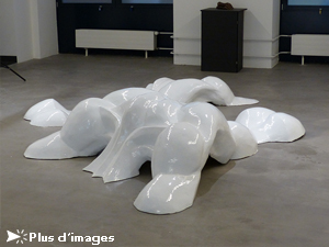 IZA, Isabelle Ardevol, femme artiste contemporain, sculpteure, sculptrice, art Grands Nageurs, sculpture en resine époxy et fibre de verre, 2018 