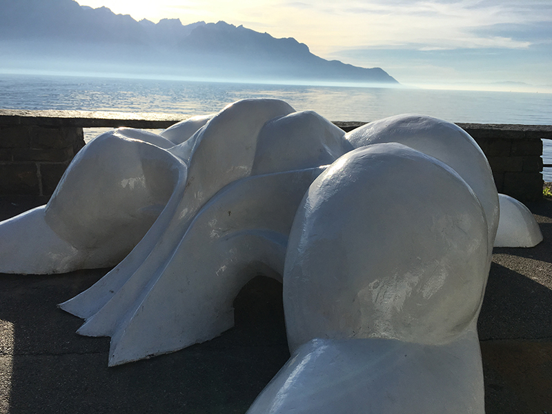 IZA - Isabelle Ardevol - Sculpture appelee Grands Nageurs, résine époxy armée de fibre de verre, 2017