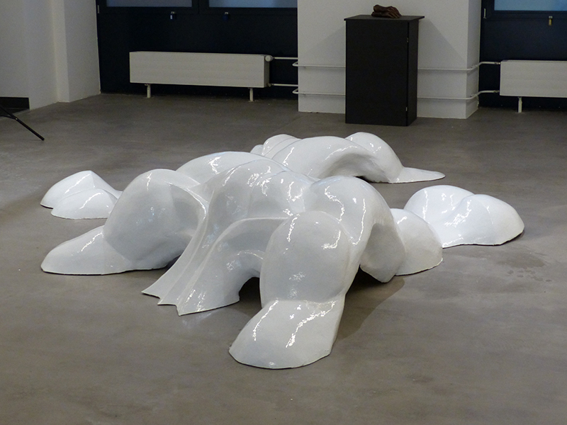 IZA - Isabelle Ardevol - Sculpture appelee Grands Nageurs, résine époxy armée de fibre de verre, 2018